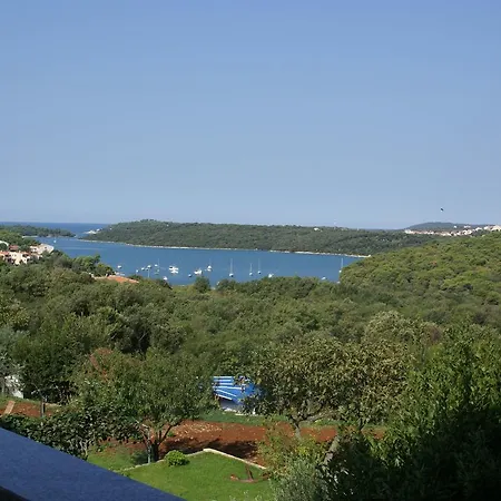 Apartamento Lovely With Swimming Pool In